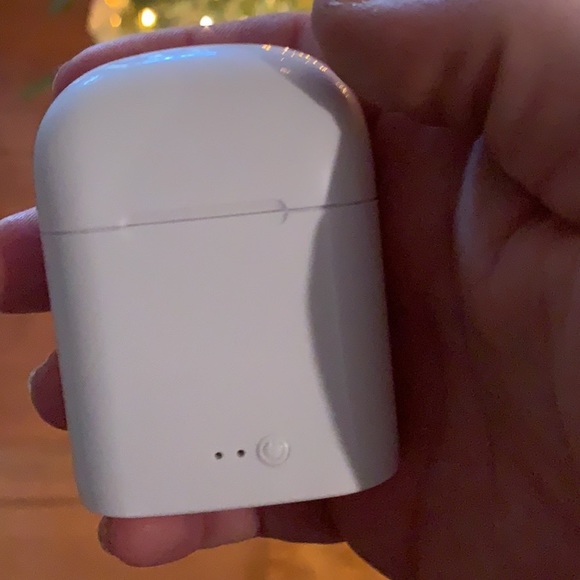 Air pods - Picture 3 of 5